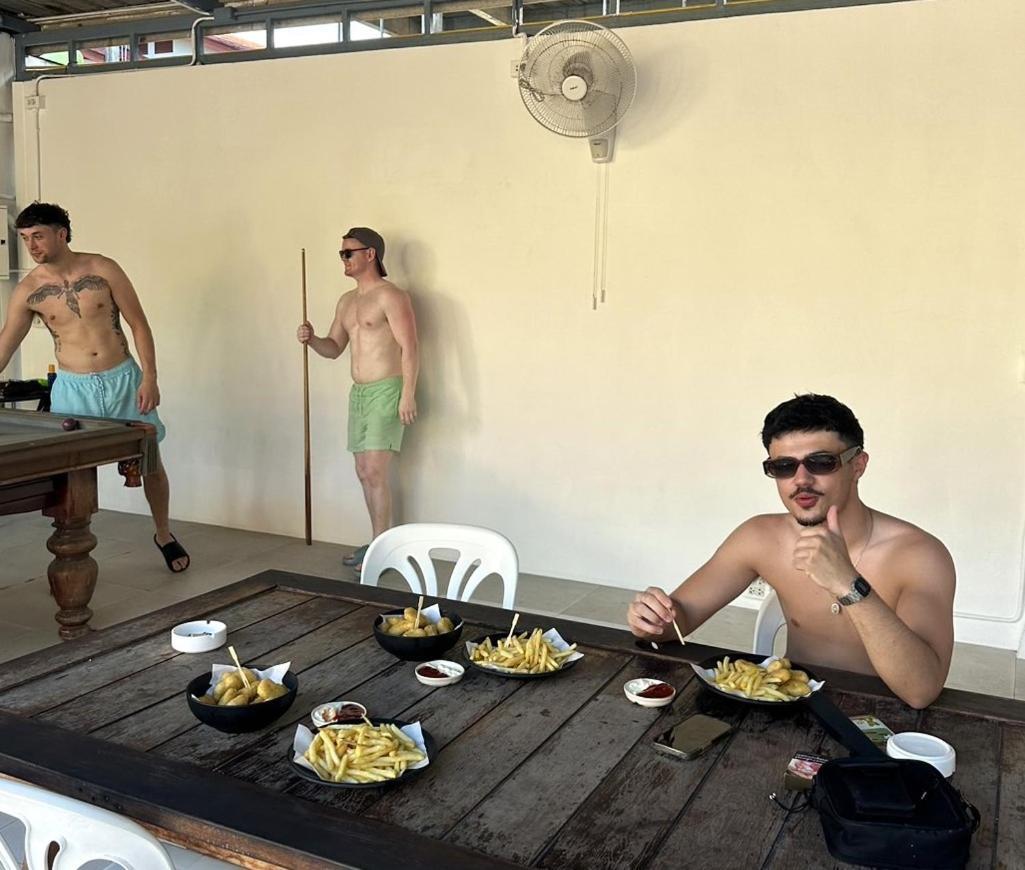 Samui Backpacker Hotel Банг-Рак Экстерьер фото